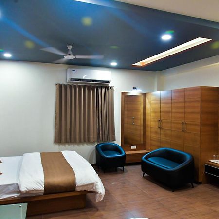 Hotel Ashooka Inn Gandhinagar Exterior photo