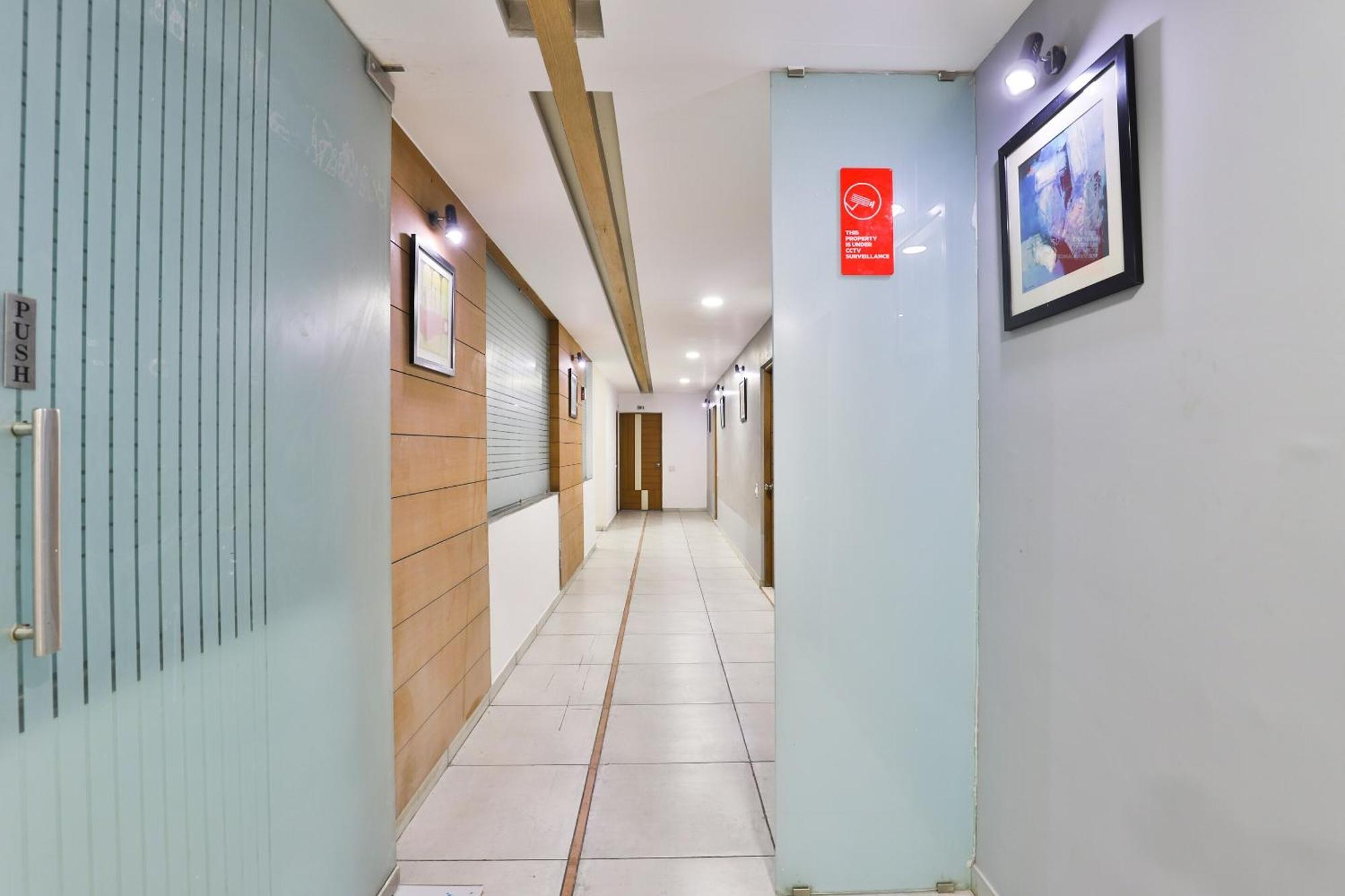 Hotel Ashooka Inn Gandhinagar Exterior photo